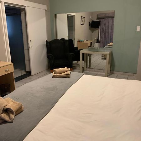 Hotel Pension Casa Africana Windhoek Eksteriør billede