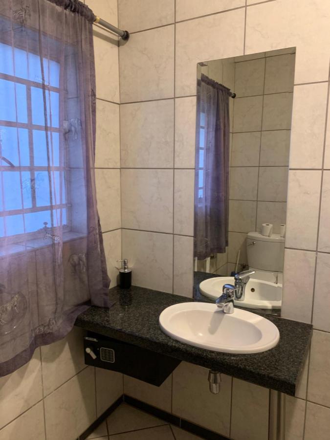 Hotel Pension Casa Africana Windhoek Eksteriør billede